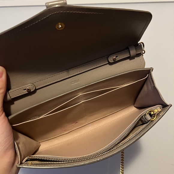Chloe Aby Wallet On Chain - Picture 10 of 10